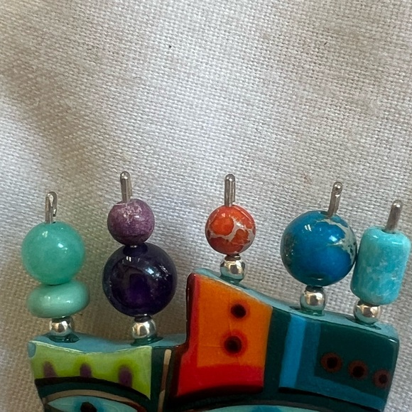 Colorful designer Abstract Face Brooch - Picture 4 of 5